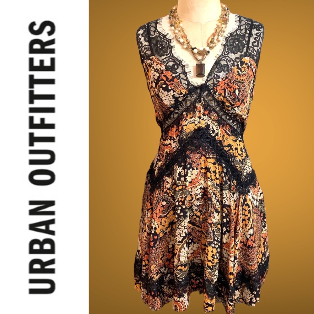 Urban Outfitters “Tiffany” Plunging Lace Trim Mini Dress | Size: Medium